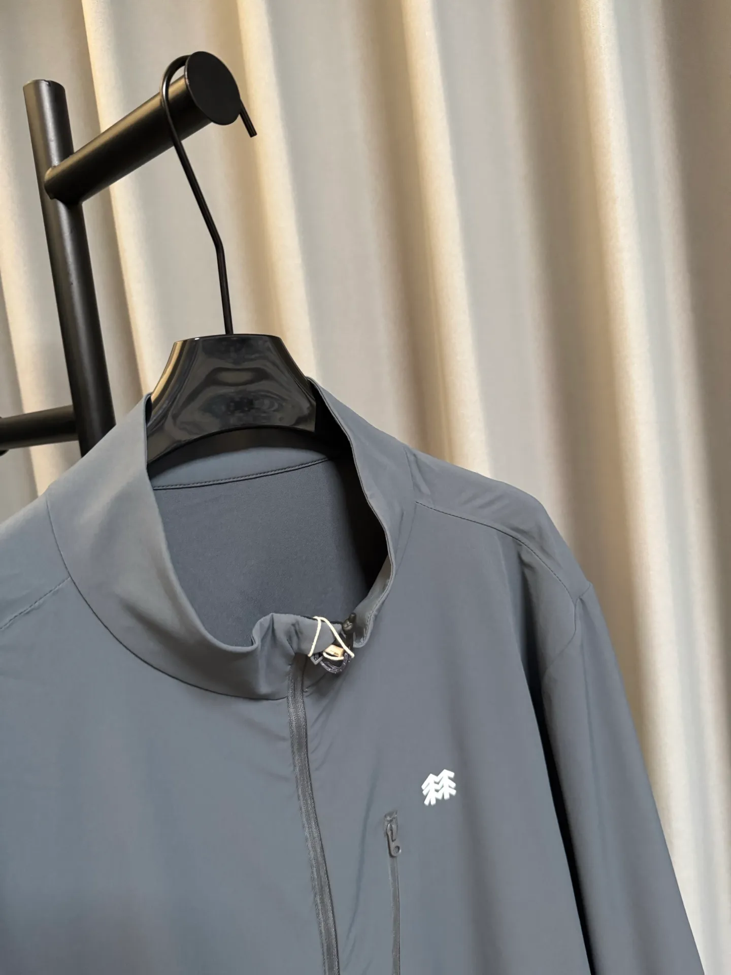 [Premium replica] KOLON SPORT/Kelon 26Fw TECHSHELL 3L soft shell jacket, stretch thin jacket (grey blue), originally purchased from KF, exclusive customization, custom dyed fabric, light and breathable, windproof and water repellent, hand pockets, taped inside, comfortable and not stuffy, look for the correct version Size: m/l/xl/2xl/3xl/4xl